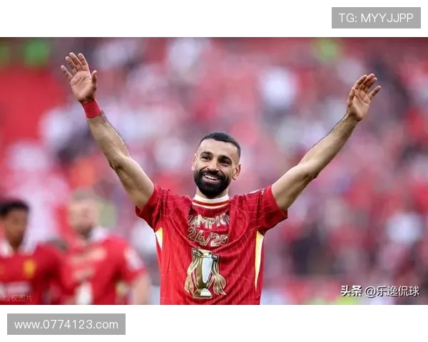 琳琅满目凯尔凯兹晒萨拉赫奖杯